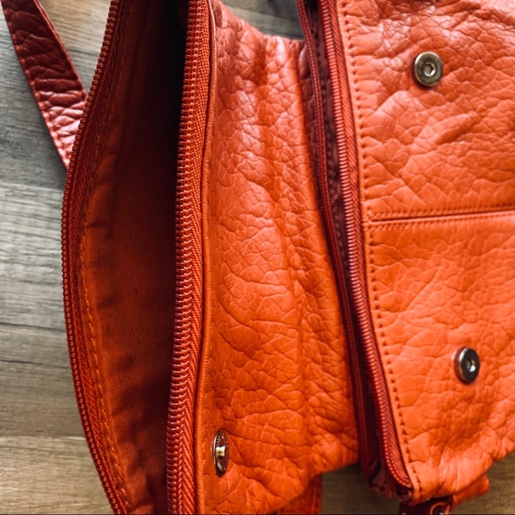 Liz Claiborne crossbody - Picture 6 of 7